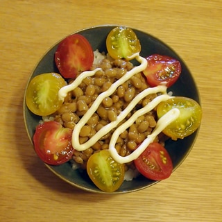 2色のミニトマトで☆カラフルなトマト納豆丼